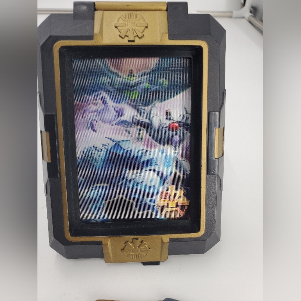 REDAKAI CONQUER THE KAIRU TRAIDING GAME 2011 Lot of 28 Mixed Cards + Holder Tin